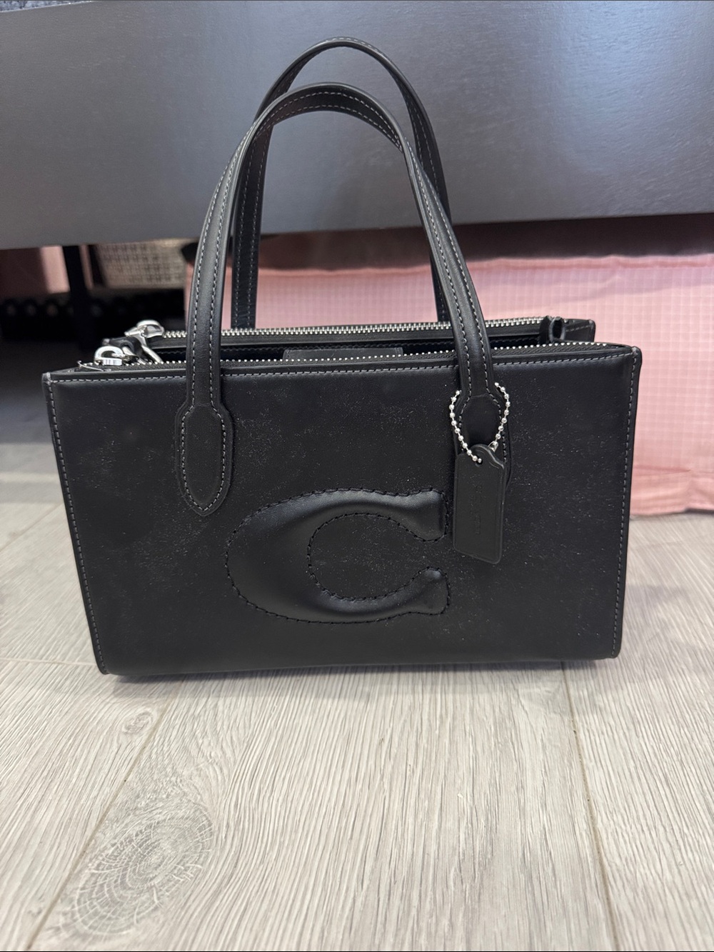 Black Structured Leather Tote Handbag - Designer Style